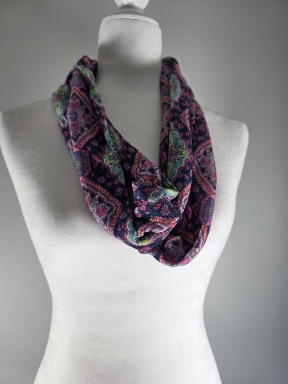 No Boundaries XL/XXG Colorful Boho Paisley Infinity Scarf Lightweight